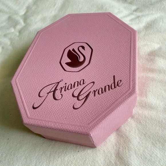 Swarovski Crystal Pearl Heart Choker by Ariana Grande - Picture 4 of 8